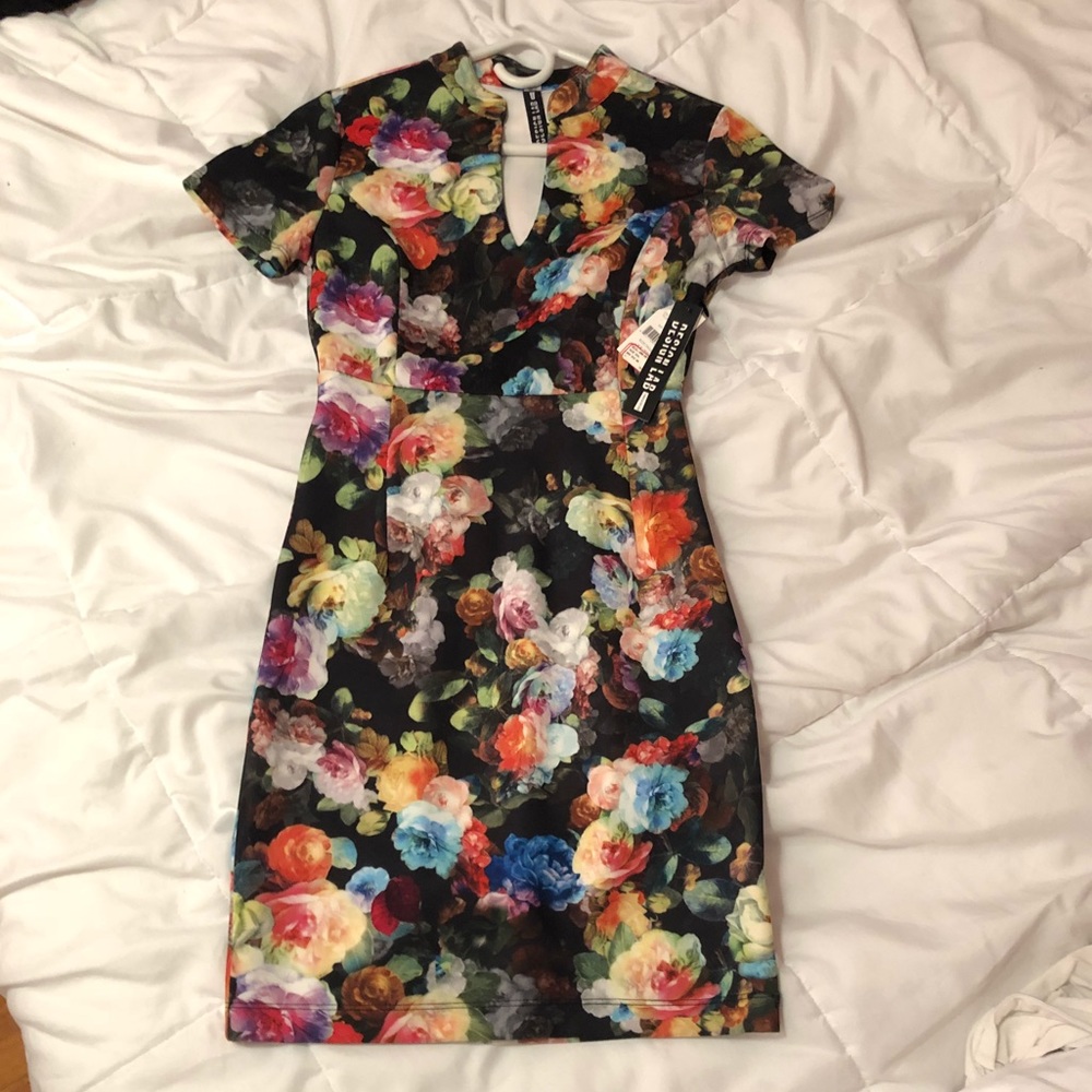 Designer Lab Dress - Picture 2 of 3